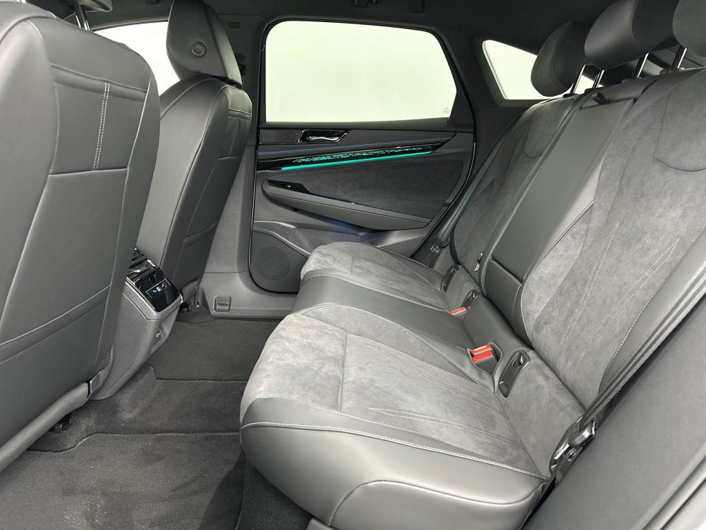 Volkswagen Id.7 limousine pro business 77 kwh 286pk black style