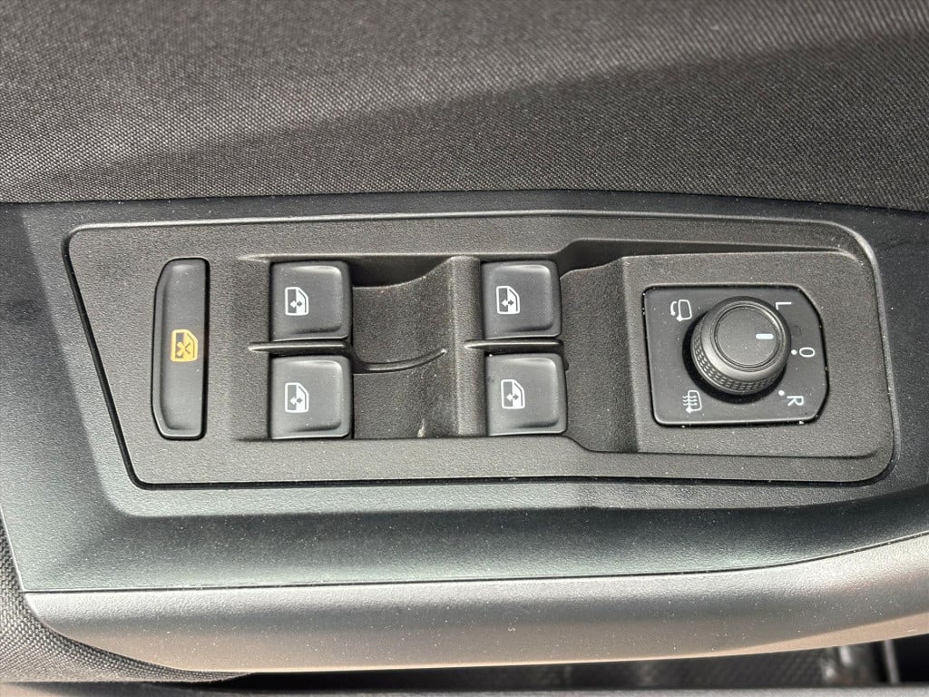 Volkswagen T-roc 1.0 tsi 110pk life| carplay| autom inparkeren|led| rijklaa