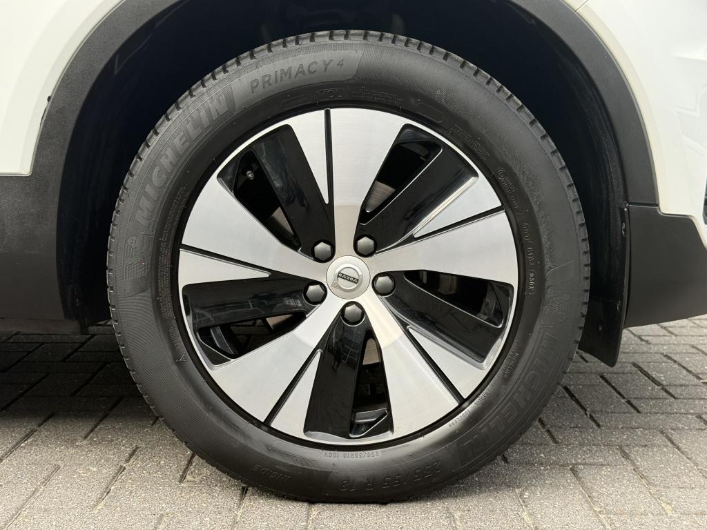 Volvo XC40 t2 129pk aut8 momentum pro| adap.cruise| camera| standkachel| st