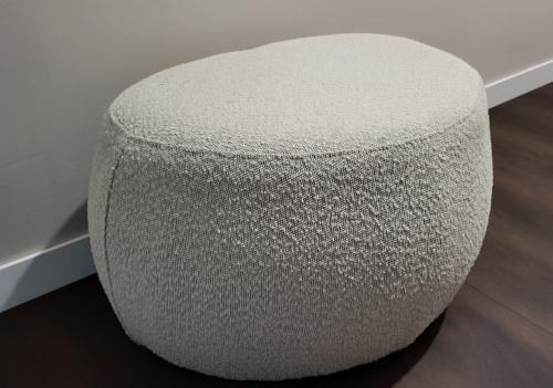 Mooie Poef Liby (bekend van TV wonen) - 70x48x35 cm