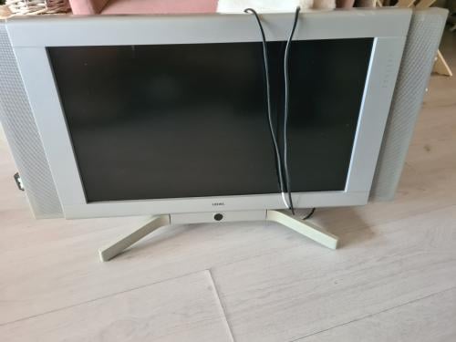 Tv met afstandsbediening (en humax kastje)