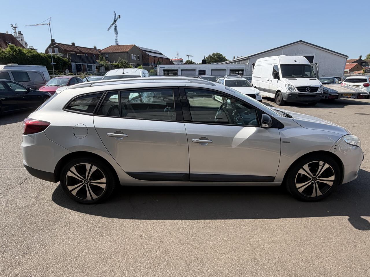 Renault Megane Estate 2.0 Bose AUTOMAAT NAP ! ! !