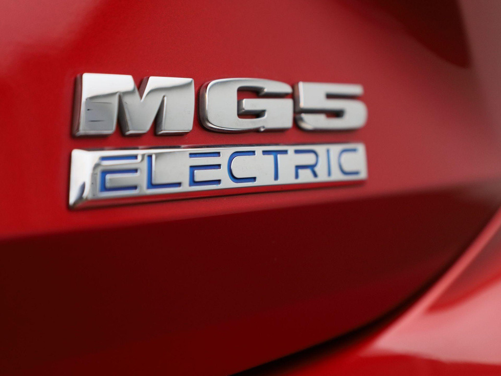 MG 5 standard range luxury 50 kwh | navigatie | leder | apple carplay / and