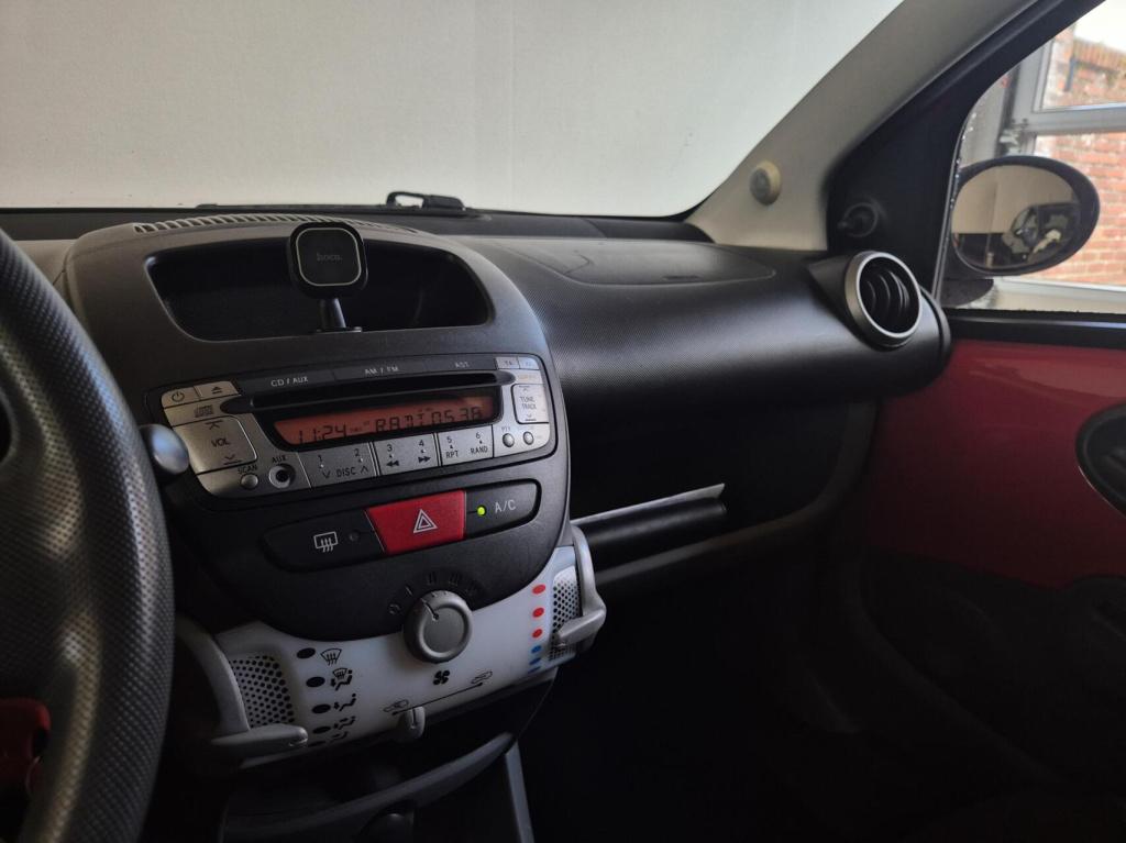 Toyota Aygo 1.0 / 5-deurs / airco / origineel nl