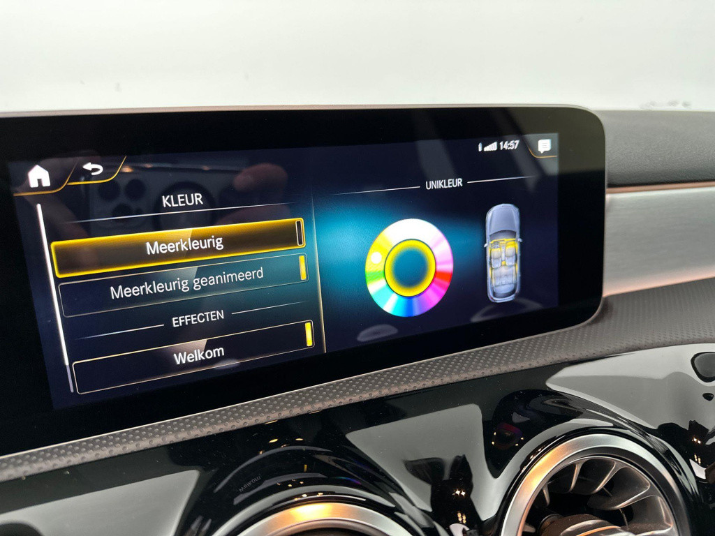 Mercedes-Benz A-Klasse 220 4matic amg pano acc sfeer memory