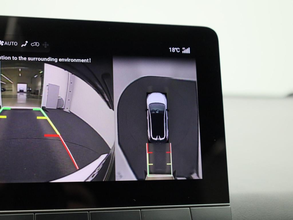 MG Mg4 64 kwh luxury | automaat | navigatie | climate control | apple carpl