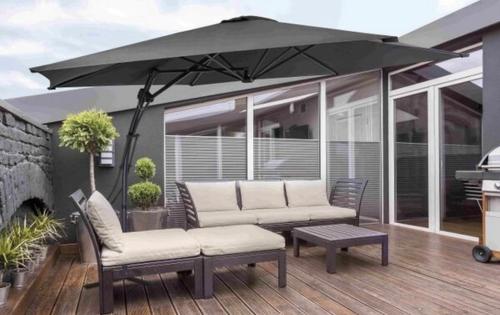 Nieuwe zweefparasol / Rond 3 meter. / Zeer fraai systeem !!