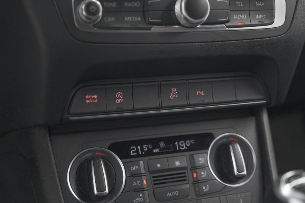 Audi Q3 1.4 tfsi cod sport s line edition | parkeersensoren | navigatie | c