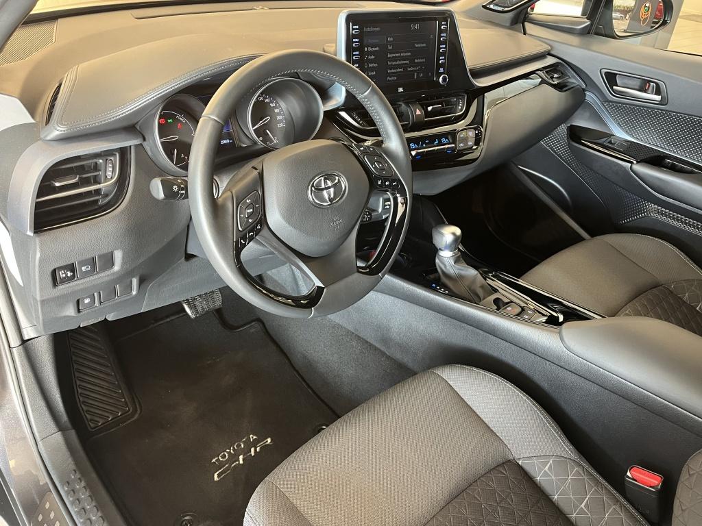 Toyota C-hr 2.0 hyb. first edition | trekhaak | lage km-stand |