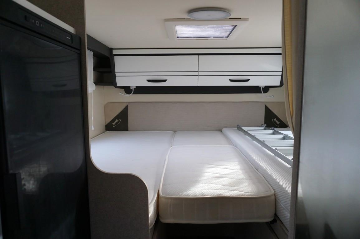 Mc Louis Glamys 365 2025 met 20.000km familiecamper Euro 6