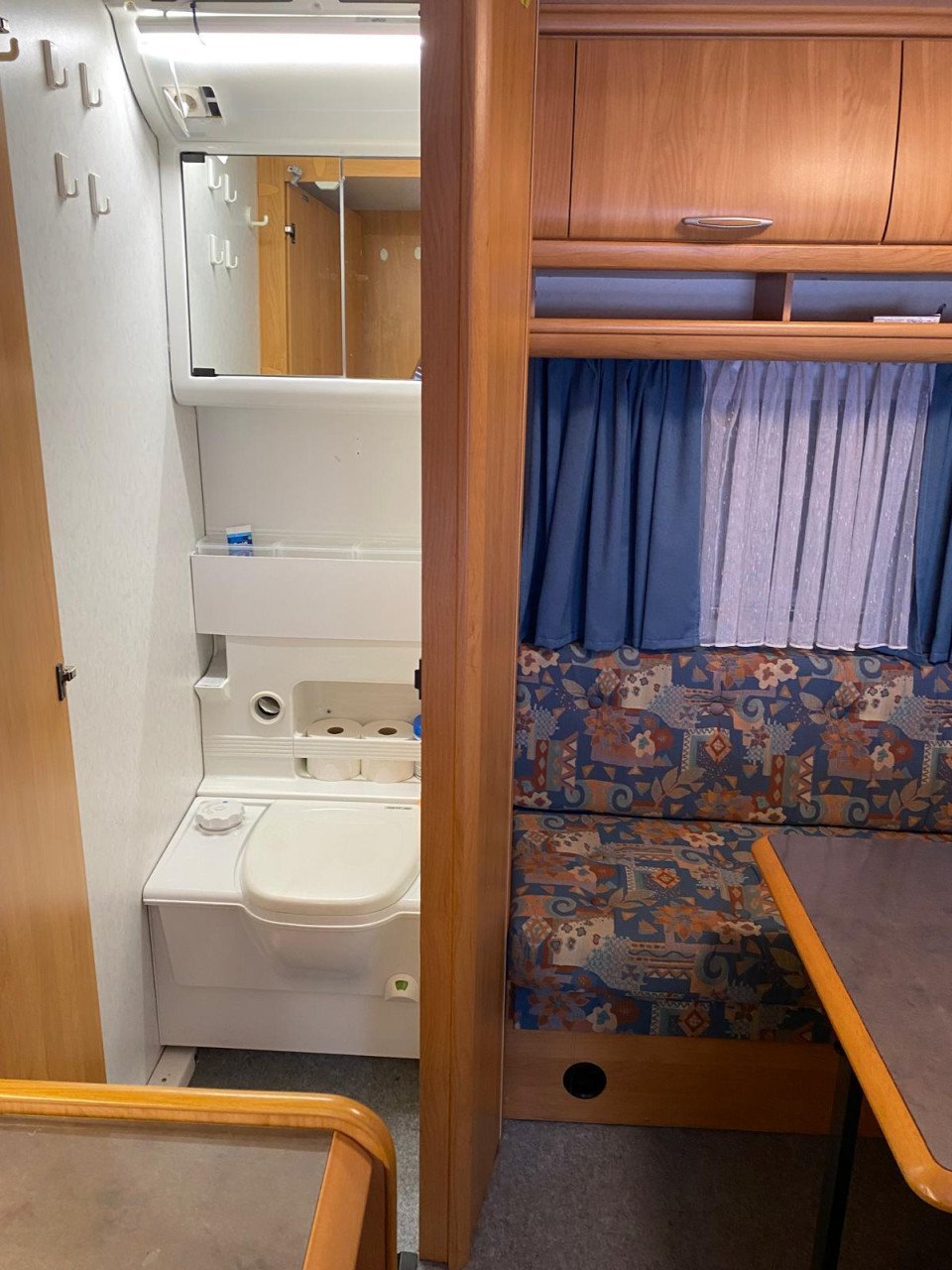 Caravan Hobby 400 SF | 2000 | 4 personen | Veel extra’s |