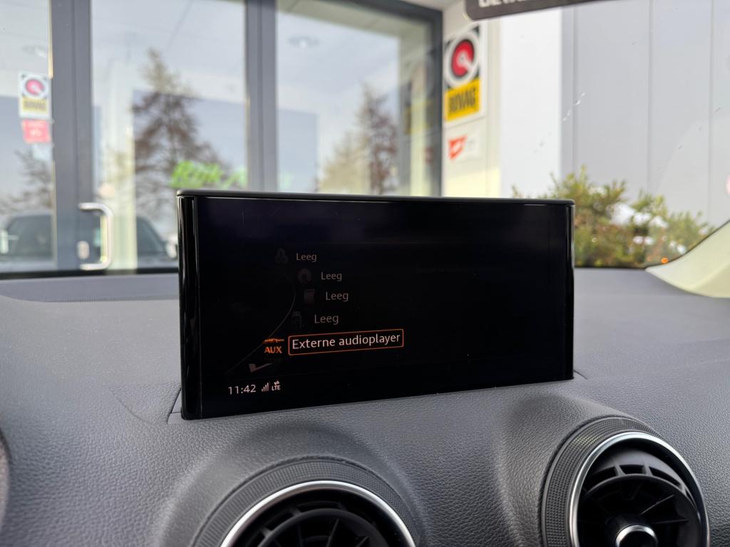 Audi Q2 1.5 tfsi *s edition . virtual * camera * black pack