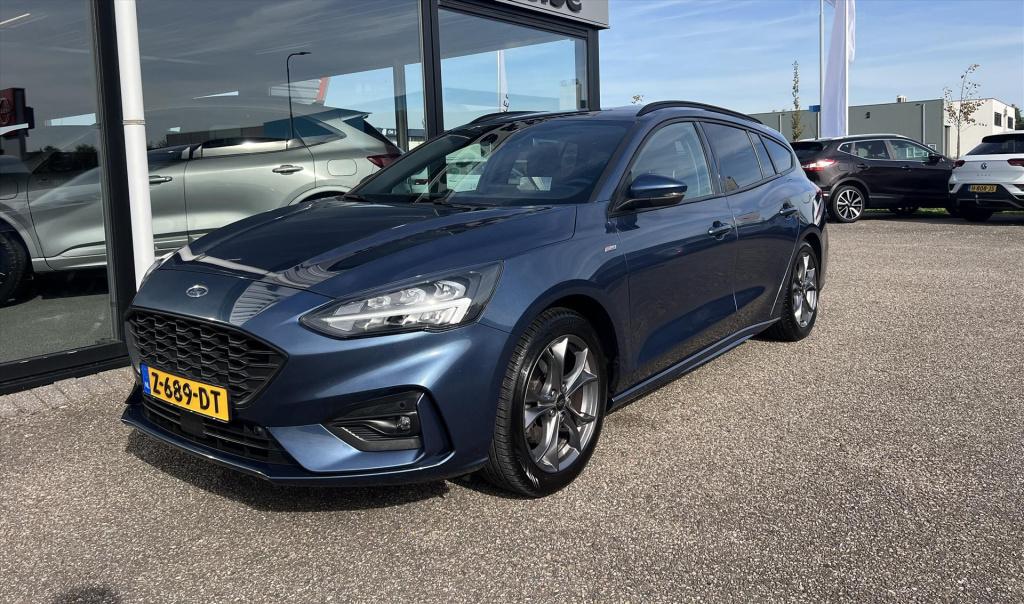 Ford Focus 1.0 ecoboost 125pk st line , trekhaak , carplay , climate contro