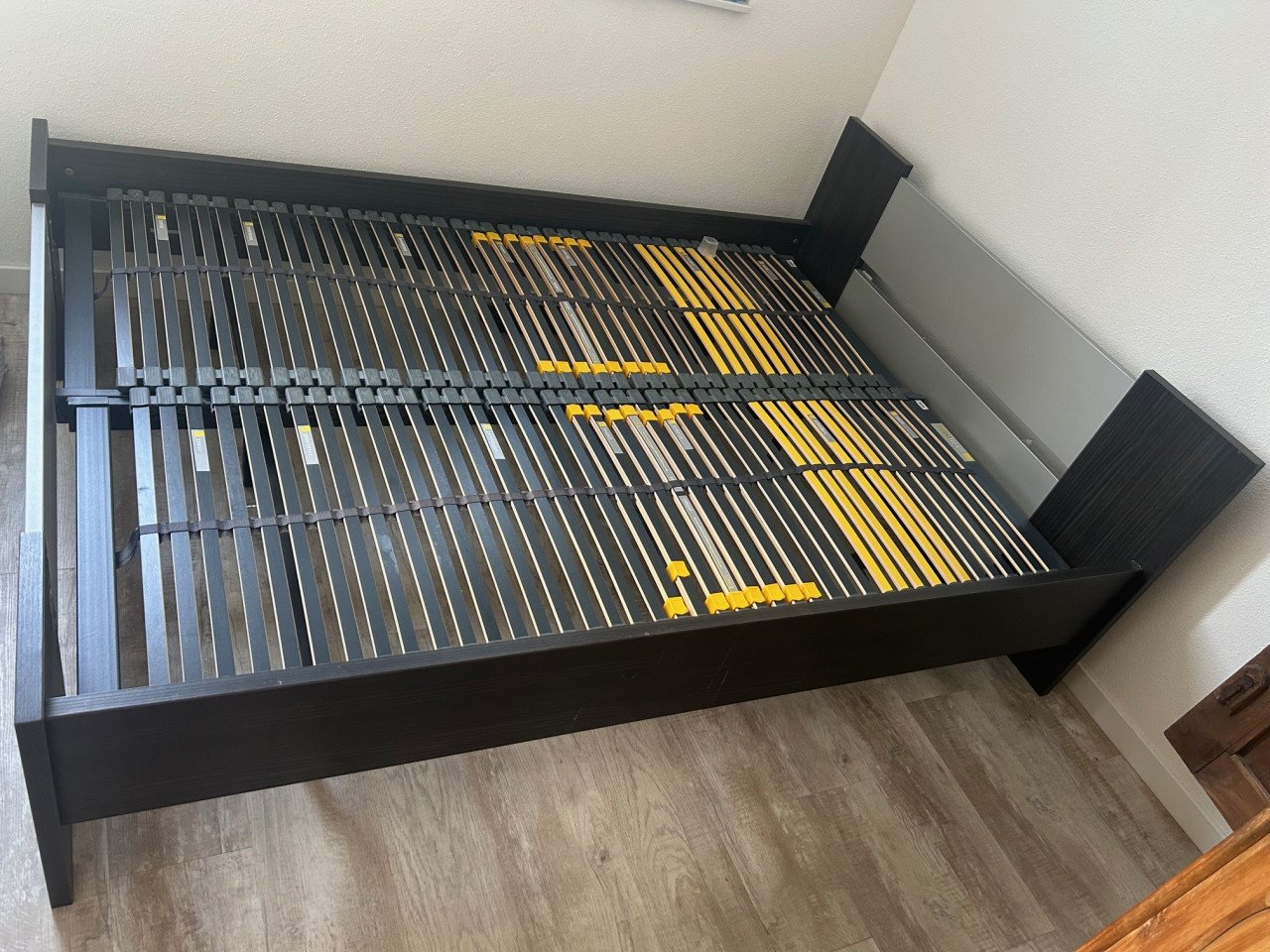 Bed 140 , met professioneele lattenbodem Bossflex