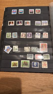 Complete postzegelverzameling – 4 albums – Wereldwijd & thematisch