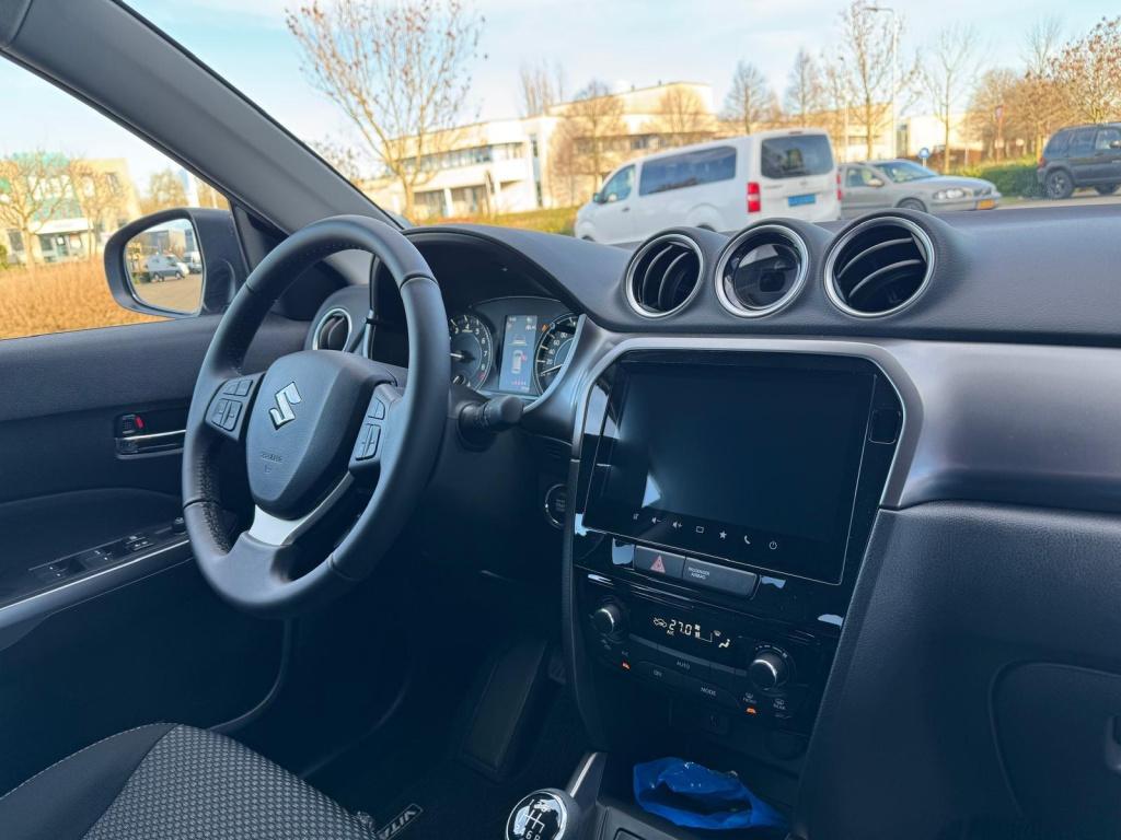 Suzuki Vitara 1.4 boosterjet smart hybrid select nieuw op voorraad met €150