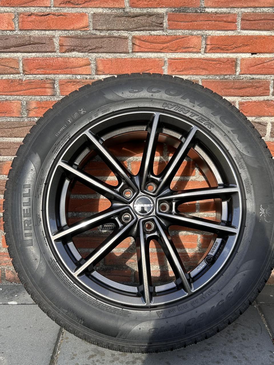 Set  18inch velgen met Pirelli Winterbanden ( steek 5x 108 ) Volvo.