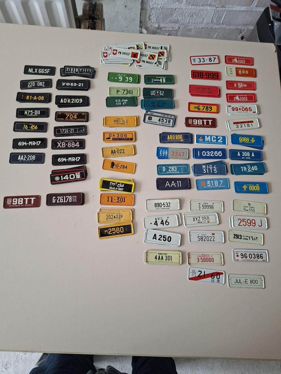 Miniatuur auto- plaat- nummers