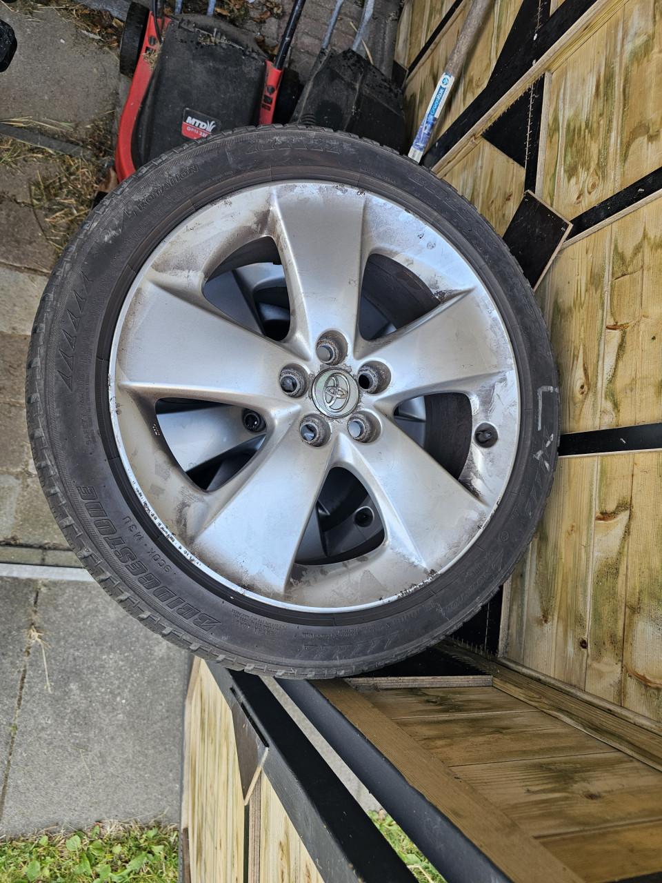 Winterbanden Toyota Prius op velg