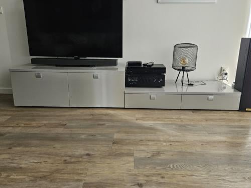 Enzo Luca Italiaans design hoogglans grijs tv-meubel