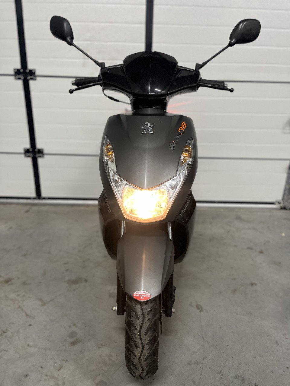 Peugeot Kisbee RS 2015 snor scooter
