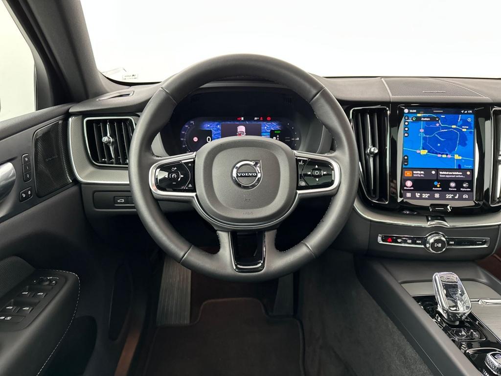 Volvo XC60 t6 398pk recharge black edition ultra| pano| luchtvering| 360 ca