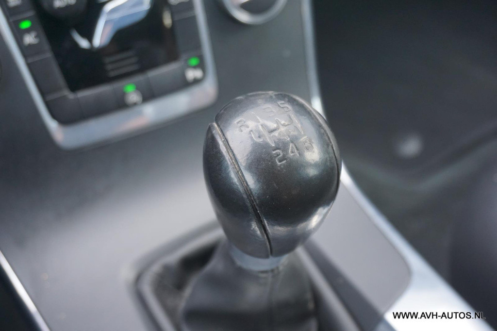 Volvo V60 1.6 d2 r-design