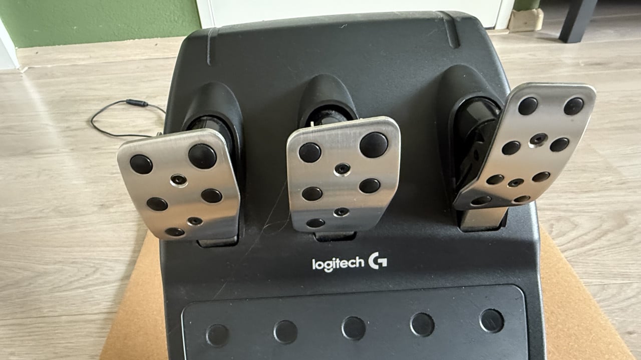 Aangeboden:Playseat + Logitech G920 (geschikt voor PC & Xbox)