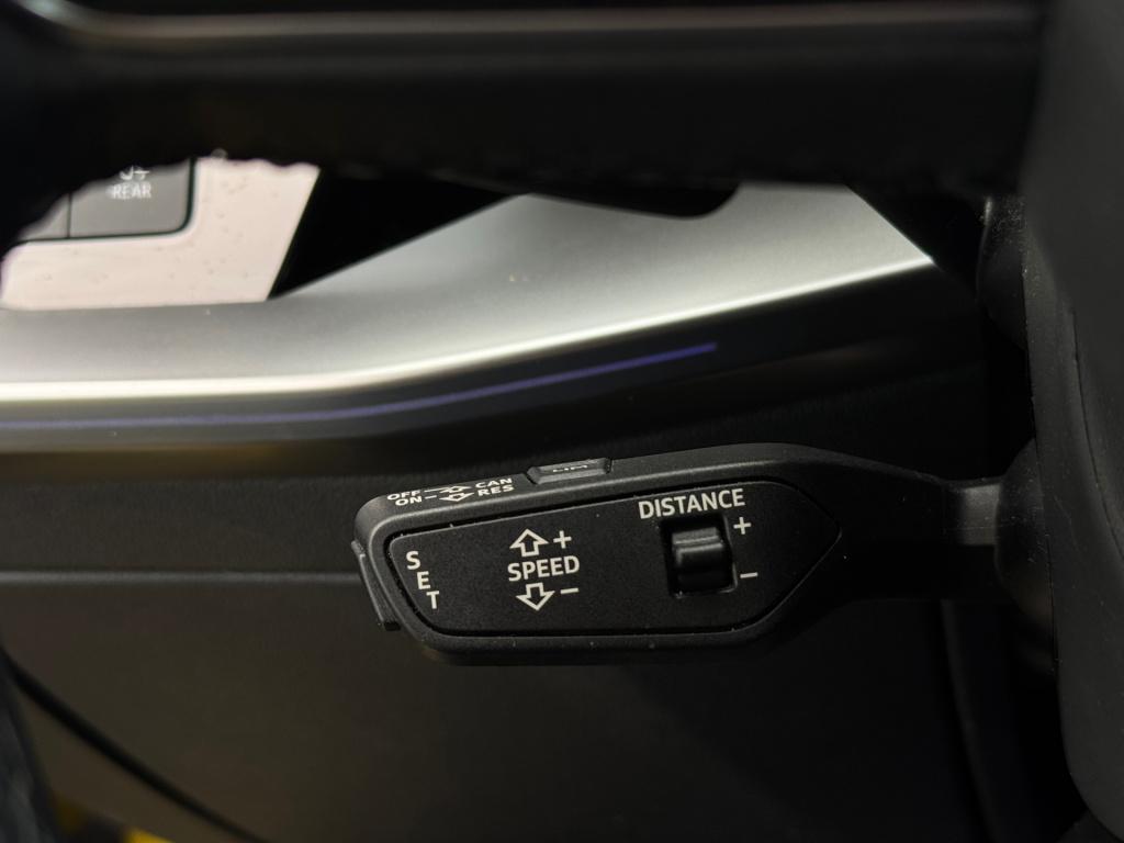 Audi A3 sportback 40 tfsie s-edition * pano * matrix * keyless * head-up