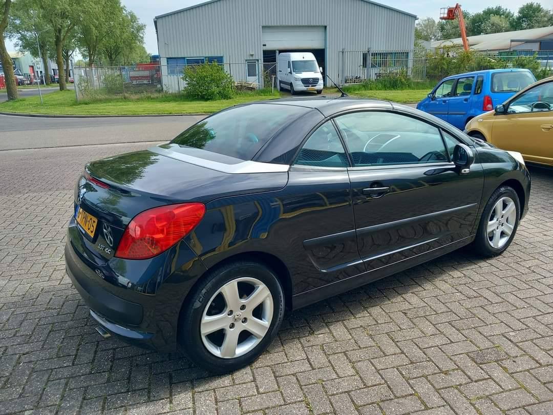 Peugeot 207 1.6 VTI Sublime cabrio BJ;2007 airco-leer 137.000km i.z.g.st