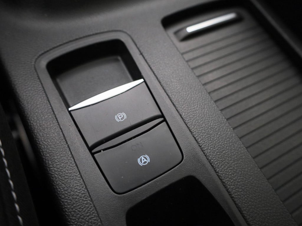 Ford Focus wagon 1.0 ecoboost hybrid titanium | cruise control | climate co