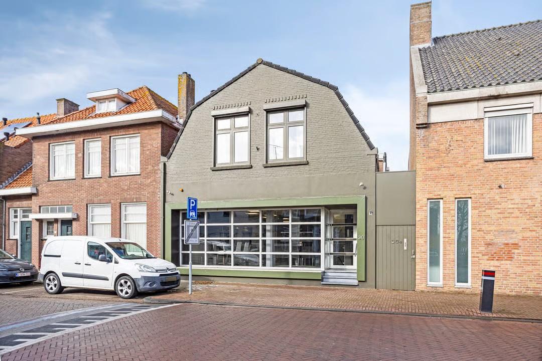 Nieuwstraat 30 30 A  Te koop   Woning en bedrijfspand