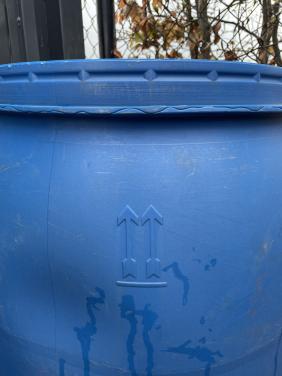 6x Eenmalig gebruikte Degelijke Tonnen met Deksel en evt Klem