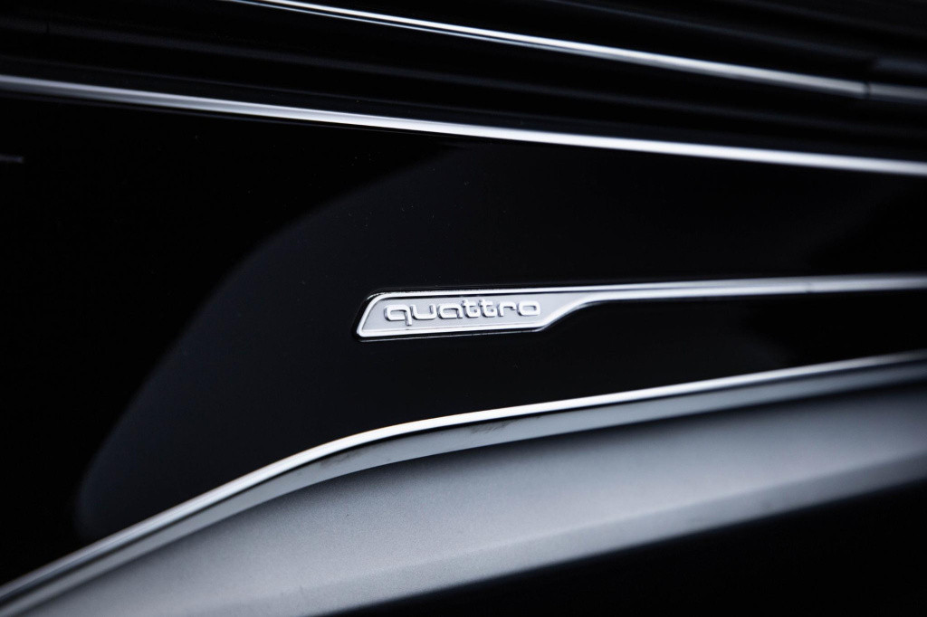 Audi Q7 sq7 s-line grijs kenteken 3x s-line / 360 camera / adaptive cruise 
