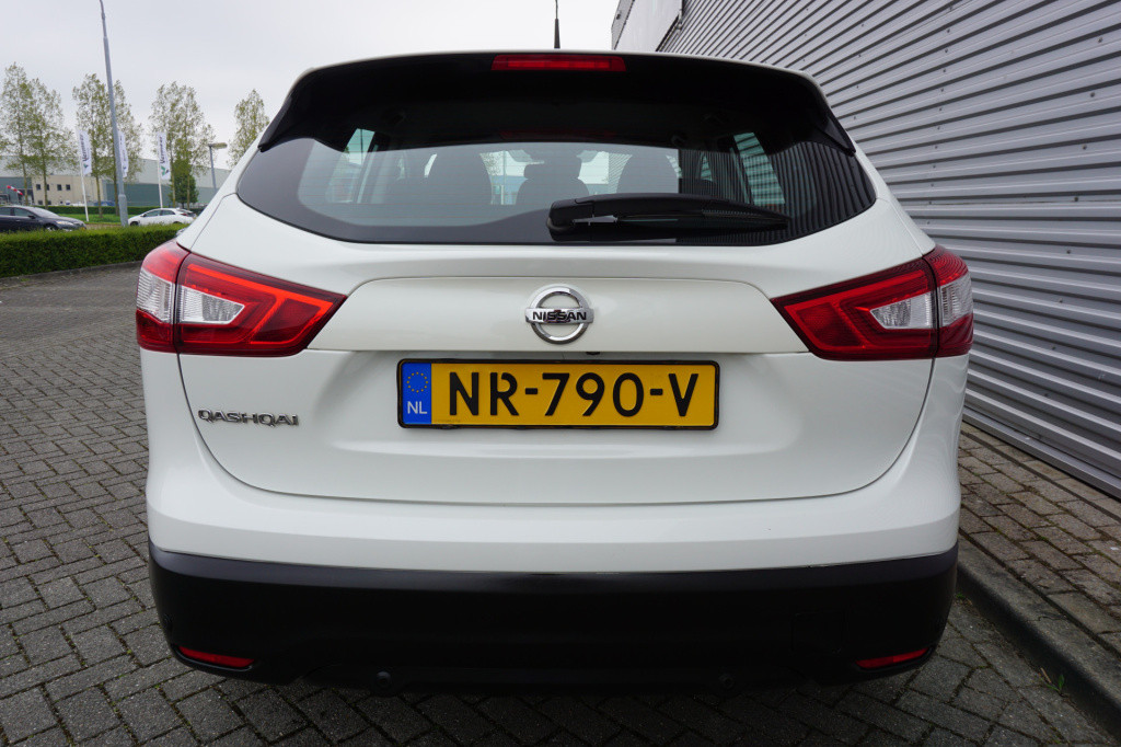Nissan Qashqai 1.2 acenta climate / navi / cruise / stoelv. / camera / park
