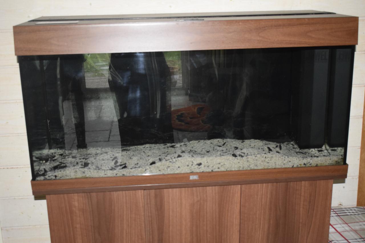 Aquarium jewel Rio plus kast