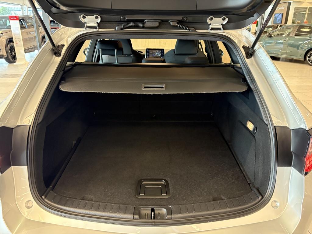 Toyota Corolla Touring Sports 2.0 hybrid first ed.