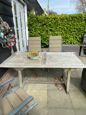 Teak houten tuintafel 6  personen 25 euro