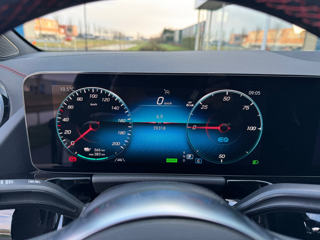 Mercedes-Benz Eqa 250 amg line 67 kwh automaat , night-pakket