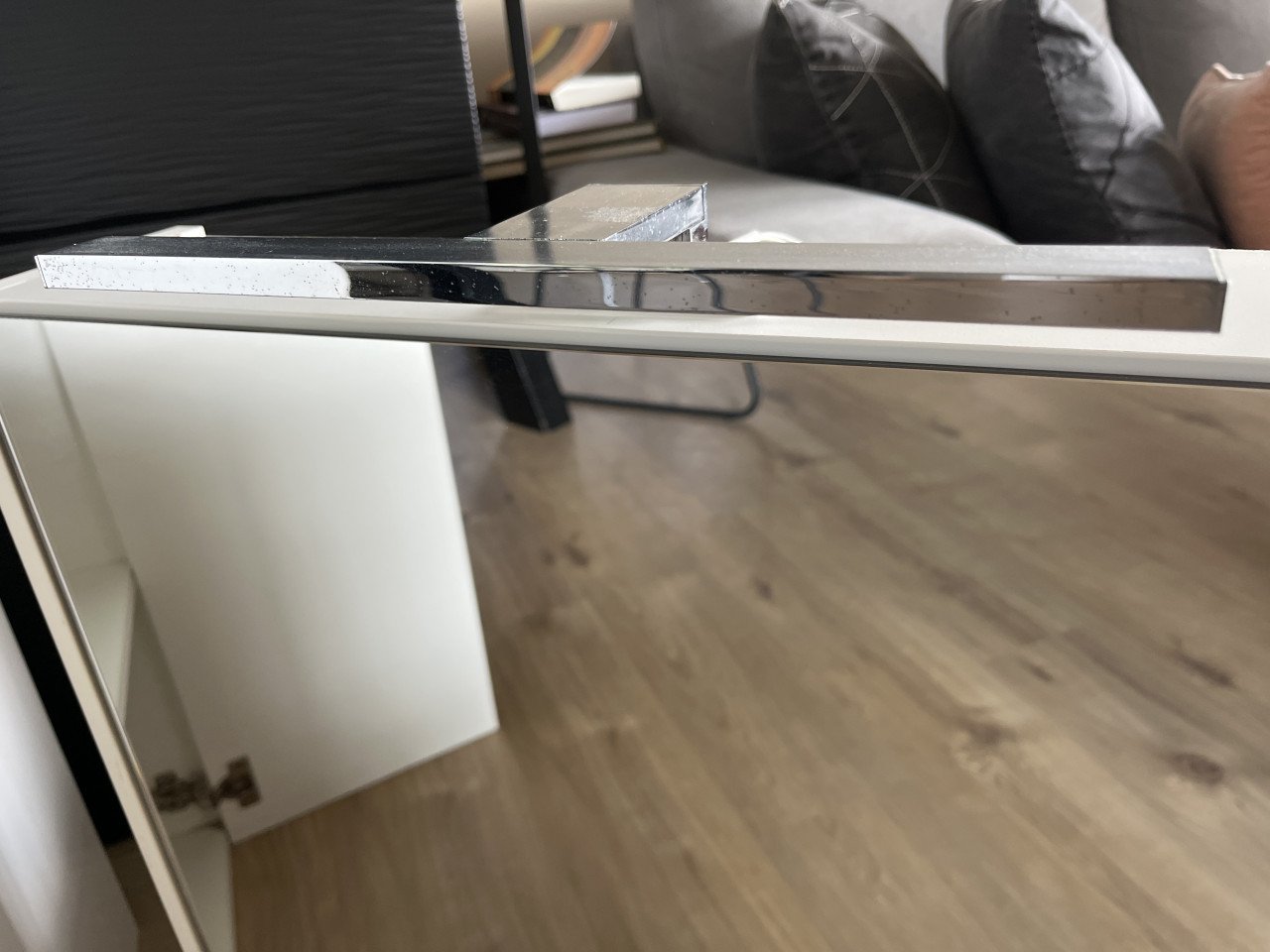 Kolomkast en spiegelkast badkamer