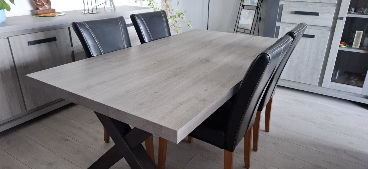 Eettafel en salontafel