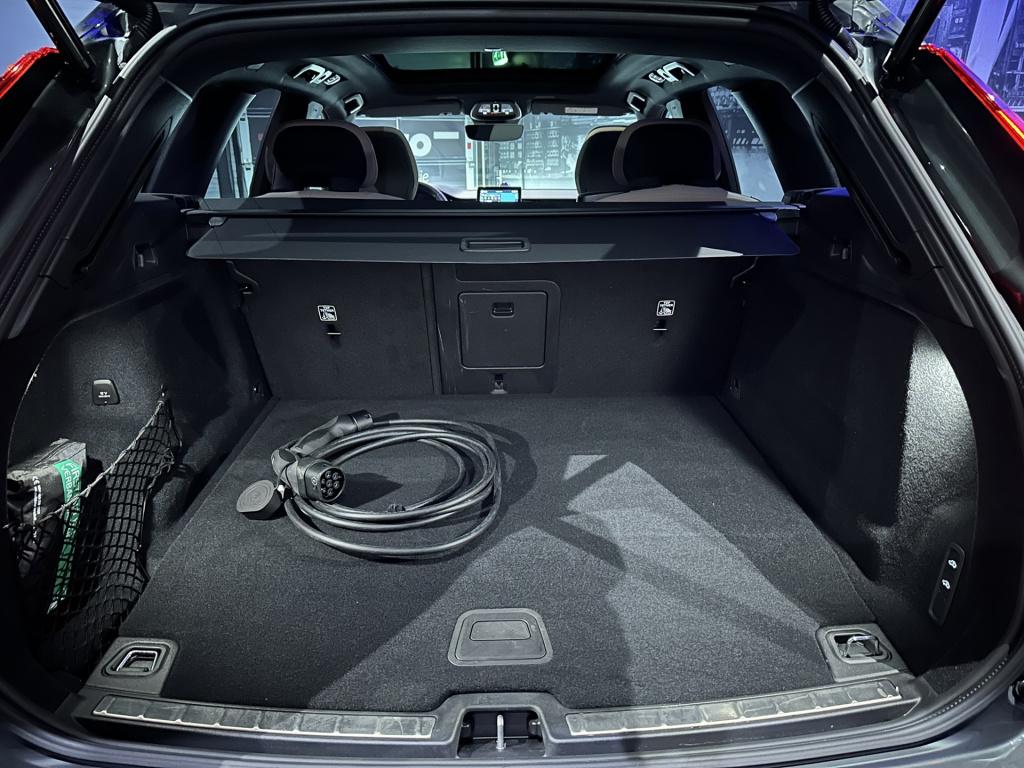 Volvo XC60 2.0 t8 plug-in hybrid awd plus black edition *nieuw model*
