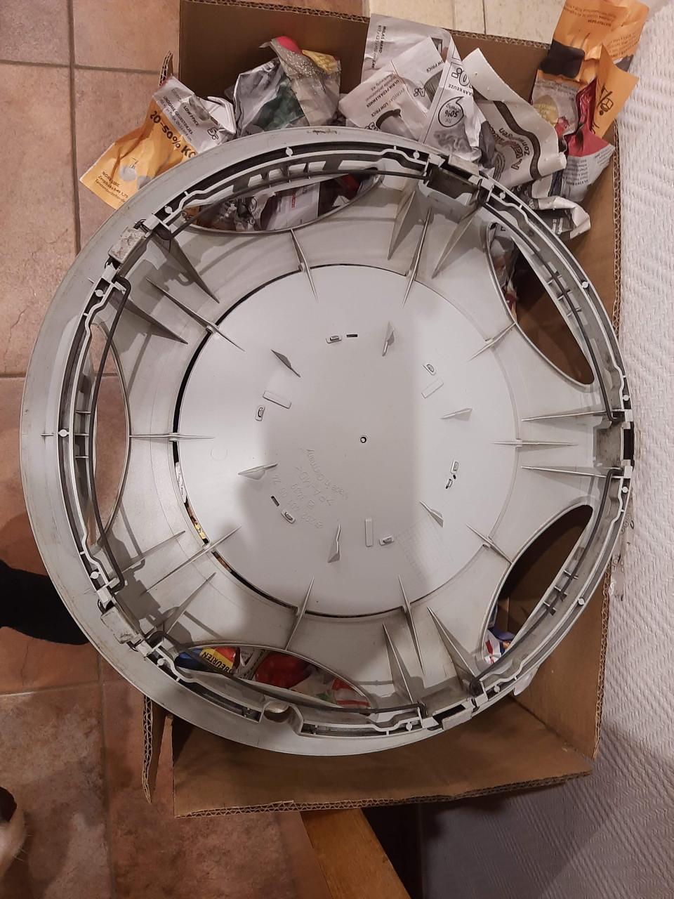 Wieldoppen Mercedes 15"