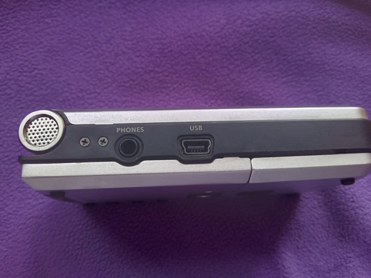 Roland R-05 recorder