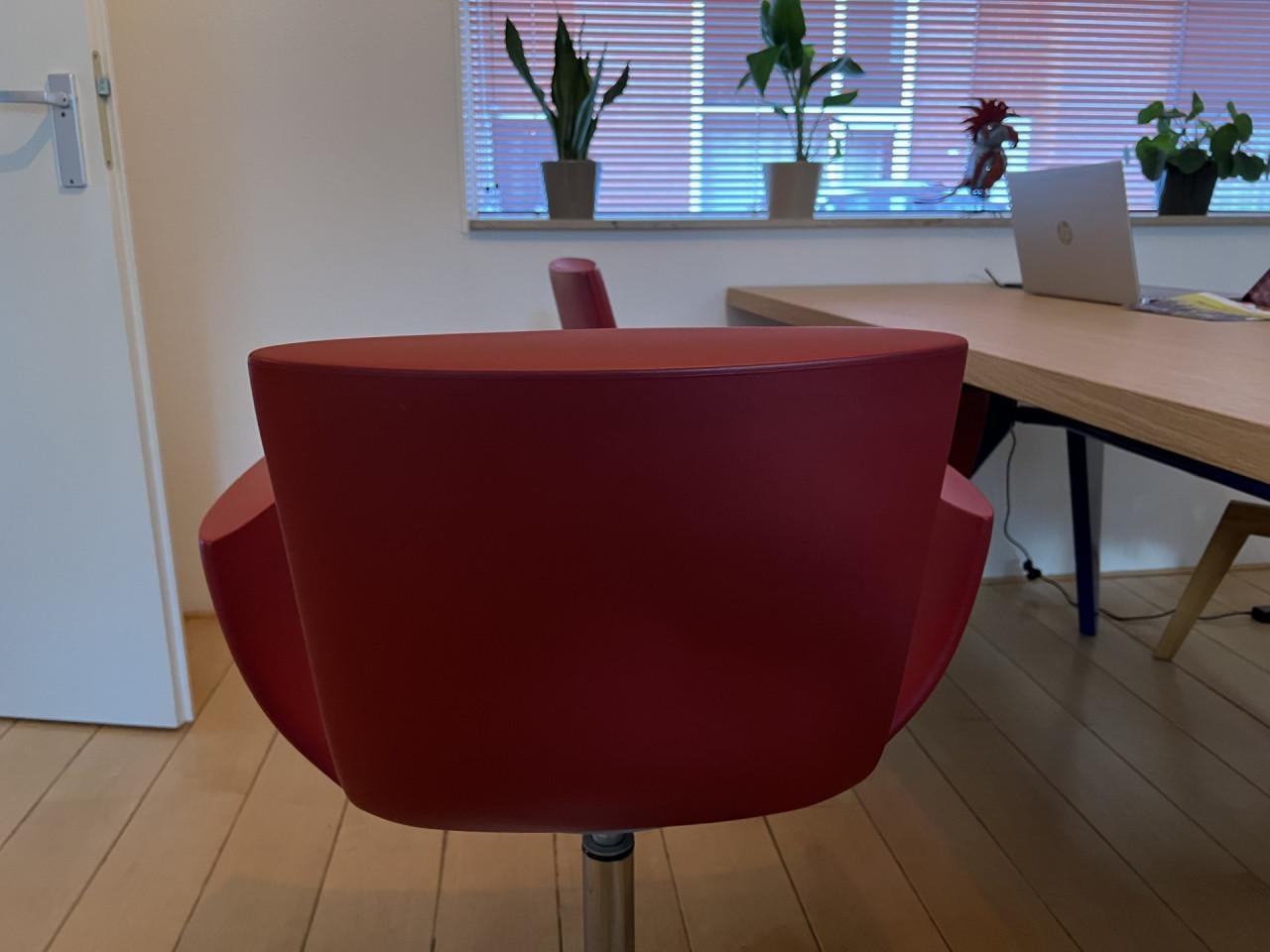 Set van 4 Designstoelen – Sintesi – Rood