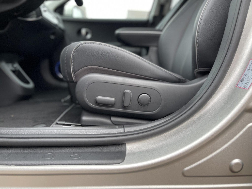 Hyundai Ioniq 5 connect+ awd 77.4 kwh hyundai ioniq 5 connect+ awd 77 kwh |