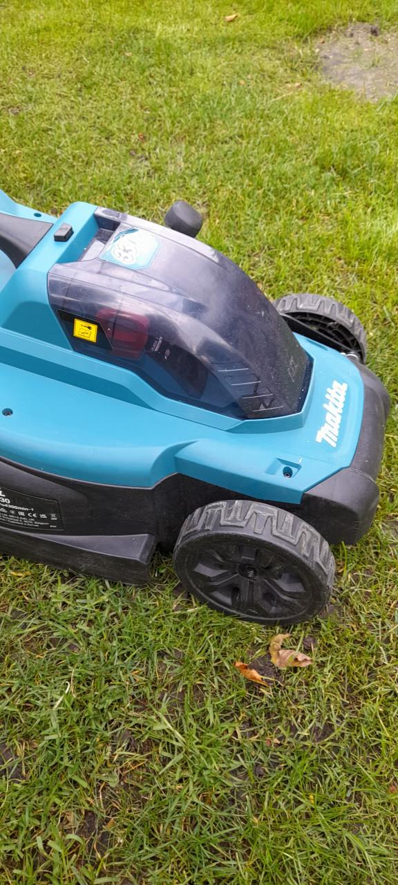 Grasmaaier makita 1 jaar oud