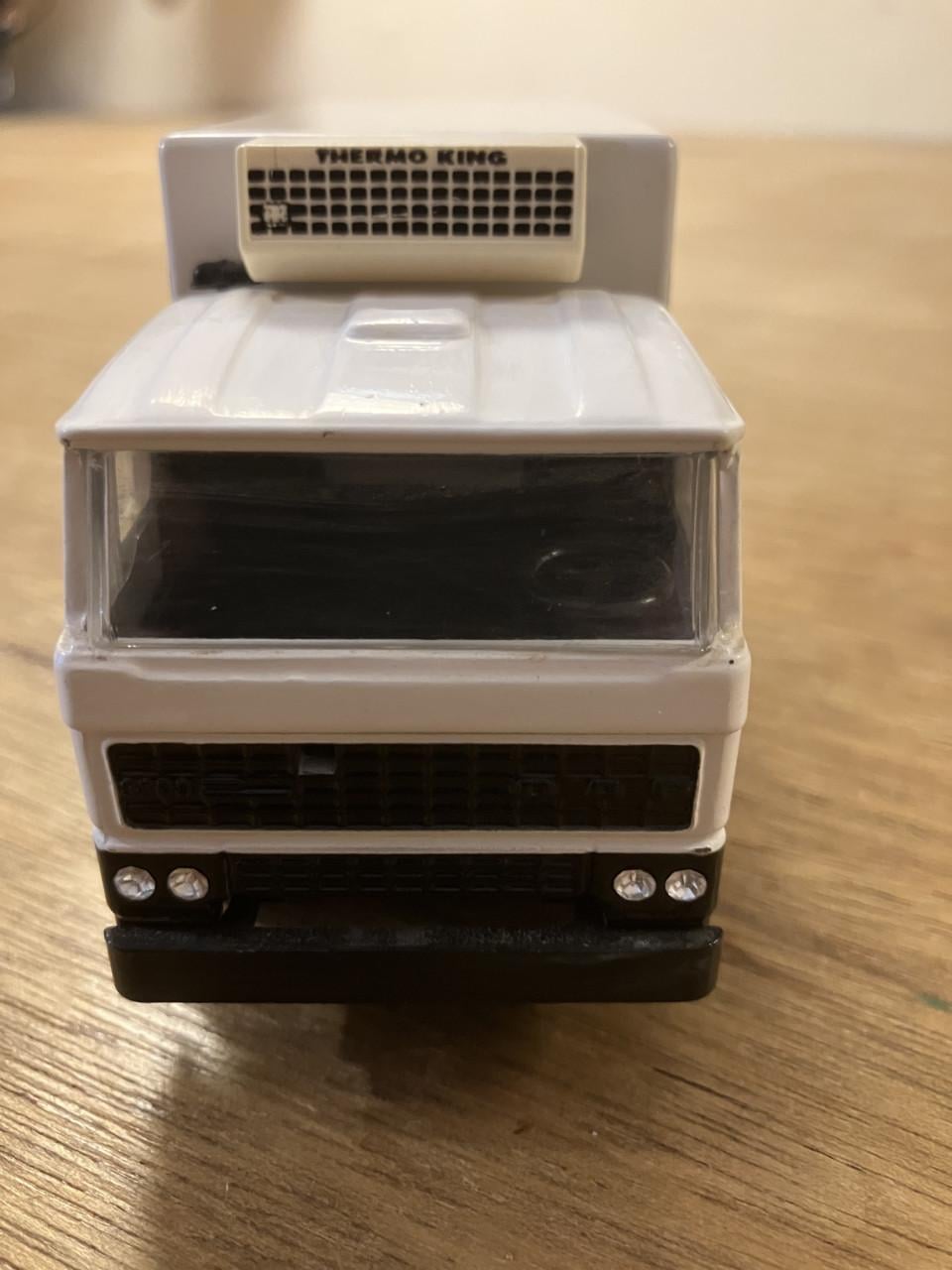 2x Daf truck miniatuur modellen 1:50