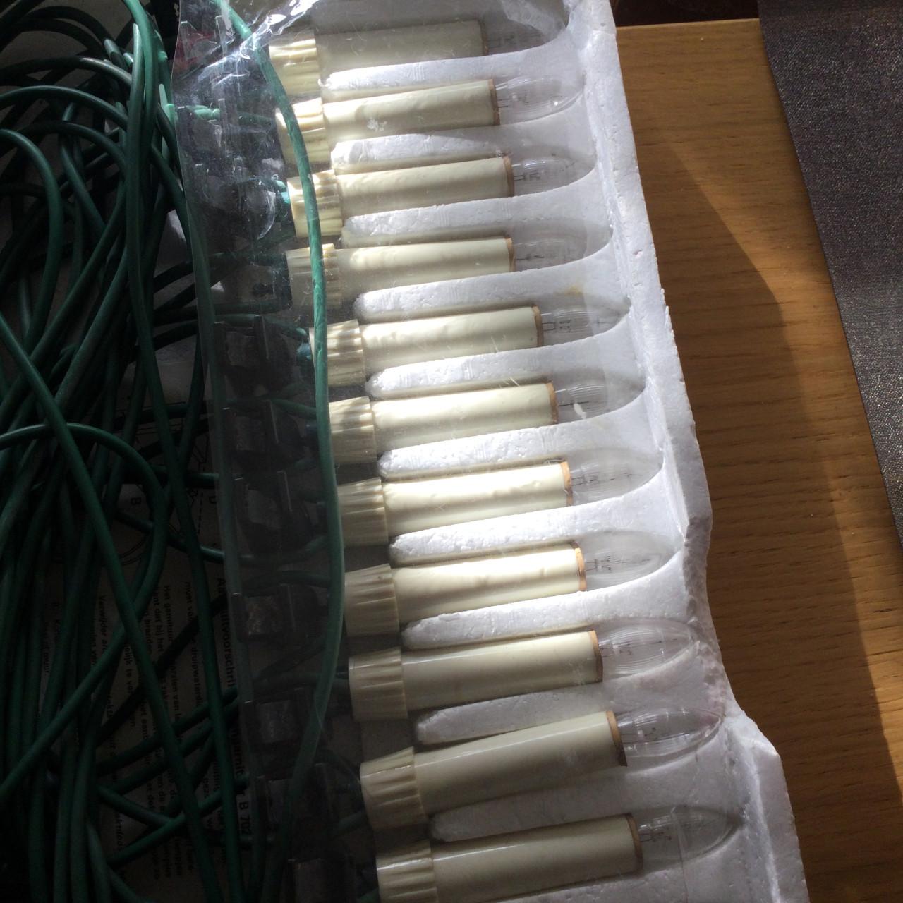 De echte kaarslampjes ! 2 dozen vintage kerst-buitenverlichting, brandend