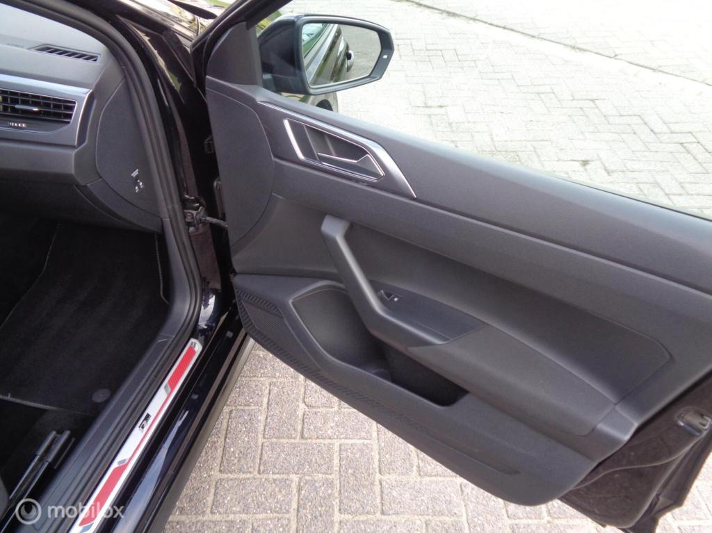 Volkswagen Polo 1.0 tsi r-line 115pk/airco/pdc/carplay/panodak/17'' lm/r-li